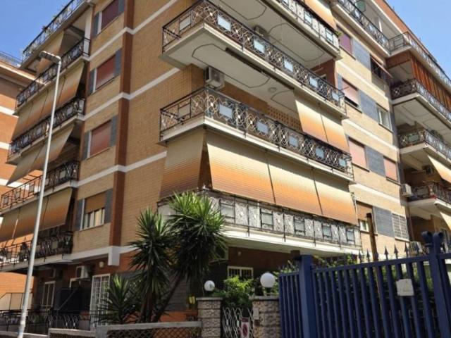Trilocale in vendita a Roma, Villa Gordiani