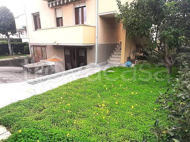 Trilocale in vendita a Rosignano Marittimo via Cesare Pavese, Rosignano Solvay