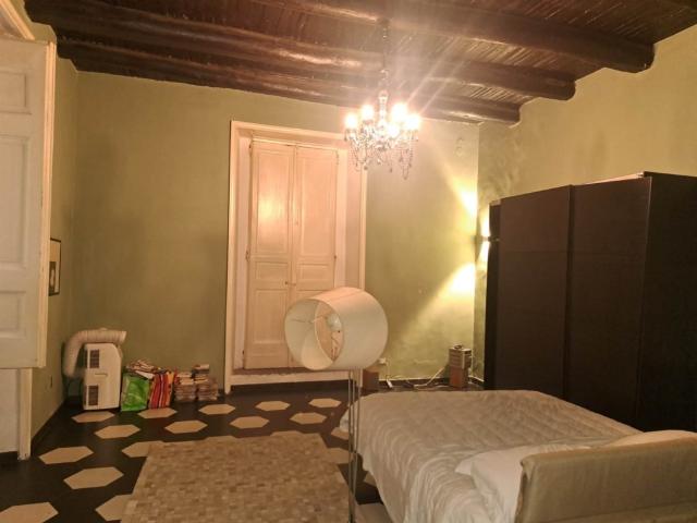 Trilocale in vendita a Salerno, Centro città