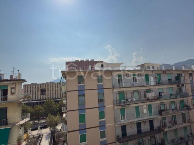 Trilocale in vendita a Salerno via Silvio Baratta, 42, Irno Brignano