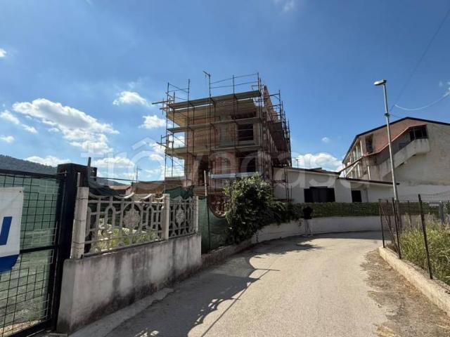 Trilocale in vendita a San Felice a Cancello via Trotti, 4