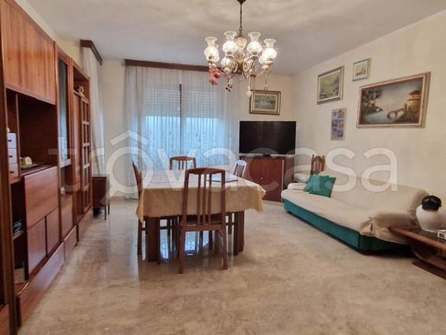 Trilocale in vendita a Senago via Alcide De Gasperi, 5