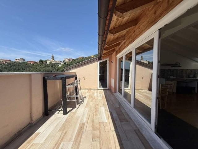 Trilocale in vendita a Sestri Levante via Villa Carmelo