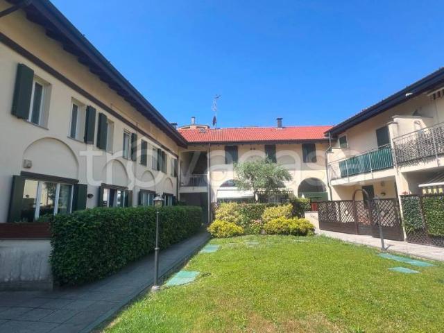 Trilocale in vendita a Settimo Milanese via Conti Venino, 21, Vighignolo