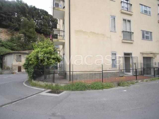 Trilocale in vendita a Spotorno via Laiolo, 20