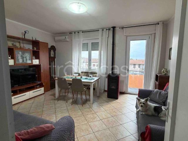 Trilocale in vendita a Terdobbiate via Sozzago