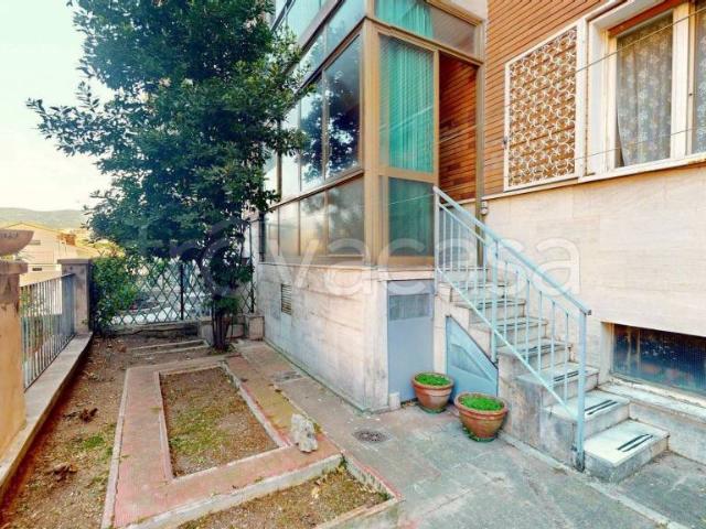 Trilocale in vendita a Trieste, San Vito Campi Elisi