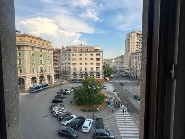 Trilocale in vendita a Trieste via Giosuè Carducci, 2, Borgo Teresiano