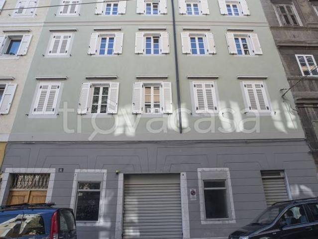 Trilocale in vendita a Trieste via Santi Martiri, 4, Città Vecchia