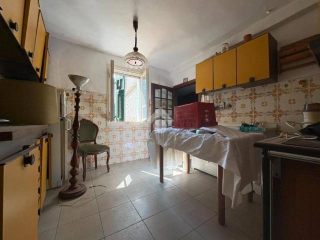 Trilocale in vendita a Ventimiglia via Sant'Antonio, 20