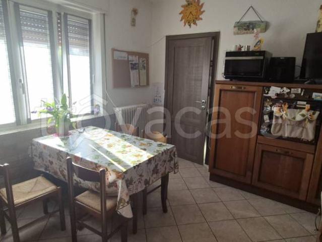 Trilocale in vendita a Viggiù viale Varese, 16