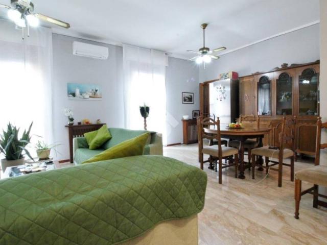 Trilocale in vendita a Voghera via Fratelli Kennedy, 60