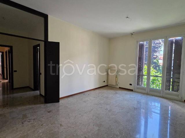 Trilocale in vendita ad Abbiategrasso via Trieste, 11
