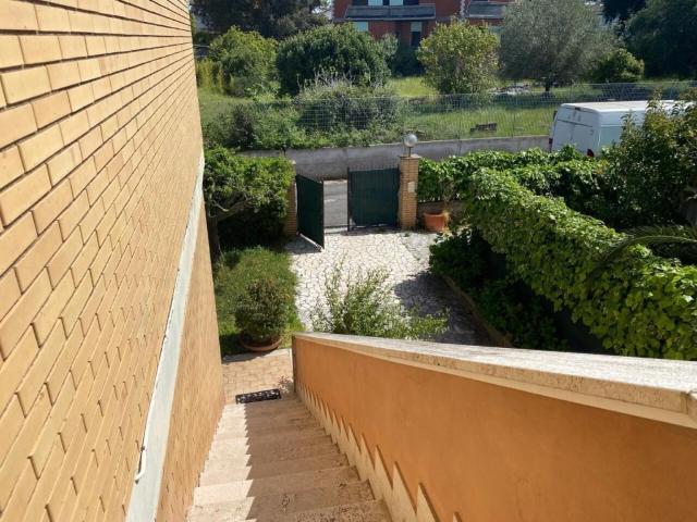 Trilocale in vendita ad Anzio via dei Giacinti