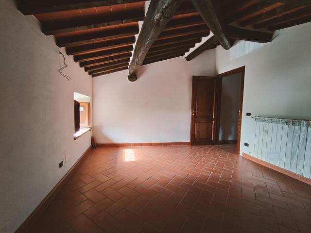 Trilocale in vendita, Collesalvetti torretta vecchia