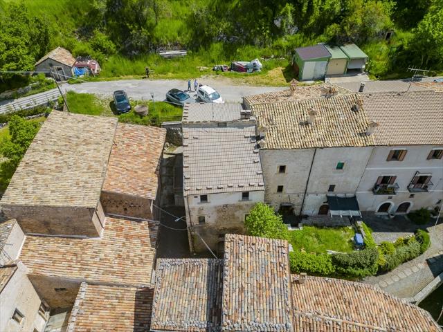 Trilocale in vendita, Santo Stefano di Sessanio centro storico
