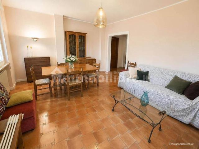 Trilocale ottimo stato, piano rialzato, Centro, Arona