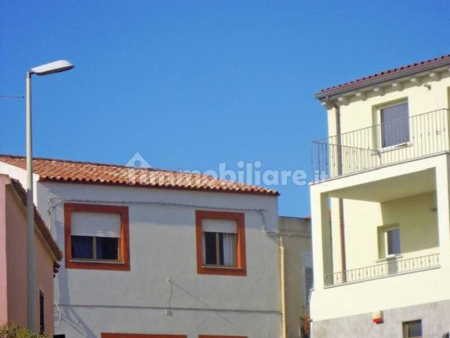 Trilocale ottimo stato, piano rialzato, Centro, Palau
