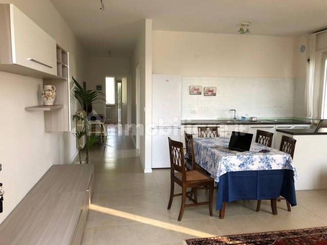 Trilocale ottimo stato, piano rialzato, Garda