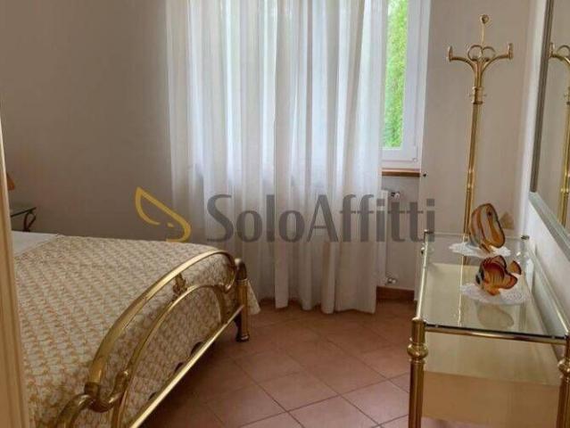 Trilocale ottimo stato, piano terra, Centro, Cantello