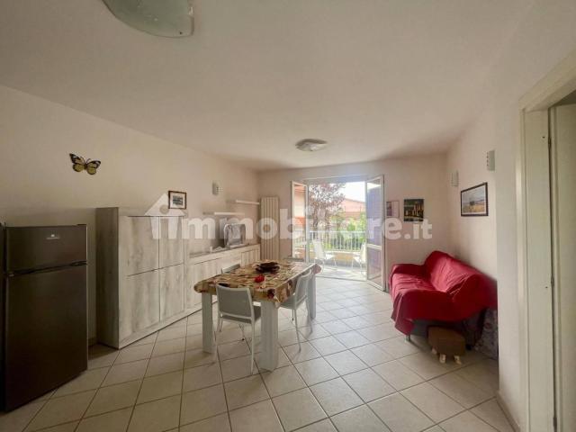 Trilocale ottimo stato, primo piano, Marina di Massa Centro, Massa