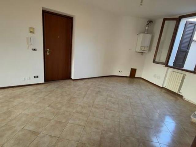 Trilocale ottimo stato, primo piano, Centro, Viadana