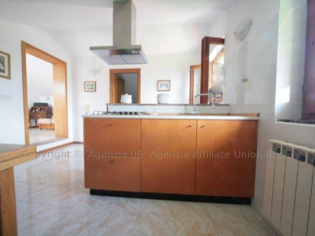 Trilocale ottimo stato, primo piano, Centro, Arcola