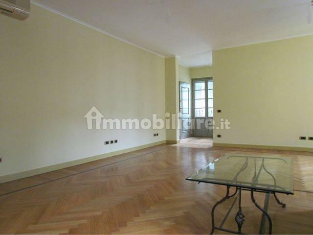 Trilocale ottimo stato, primo piano, Centro, Bergamo