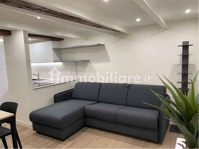 Trilocale ottimo stato, primo piano, Centro Storico, Modena