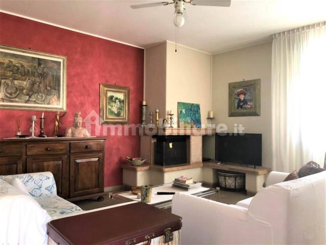 Trilocale ottimo stato, primo piano, Zona Industriale Bonferraro, Sorgà