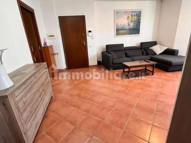 Trilocale ottimo stato, quarto piano, Torrino, Roma