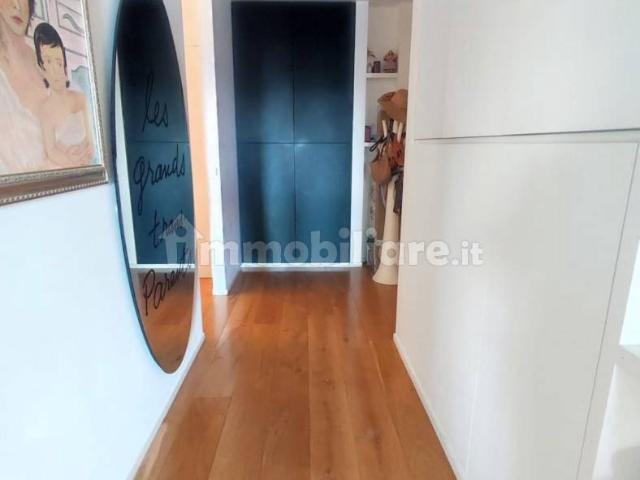 Trilocale ottimo stato, quarto piano, Vomero, Napoli