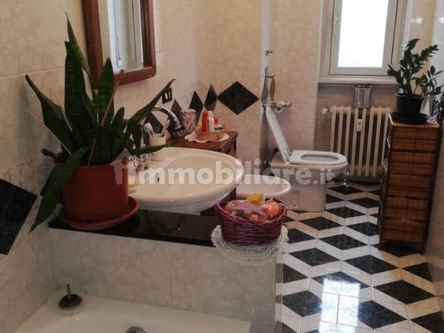 Trilocale ottimo stato, quarto piano, Corsico