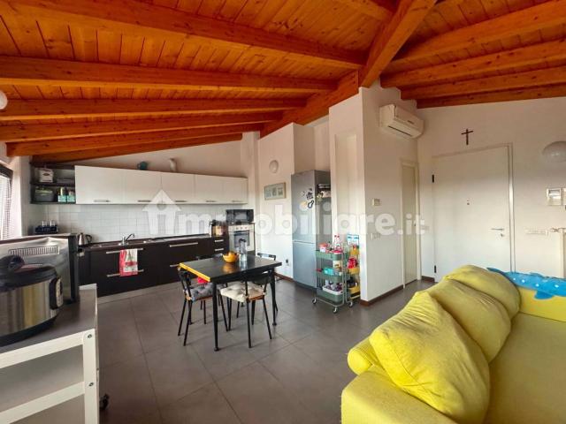 Trilocale ottimo stato, quarto piano, Madonna in Campagna, Gallarate