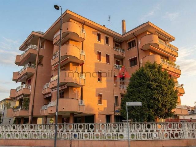 Trilocale ottimo stato, quarto piano, Segrate Centro, Segrate
