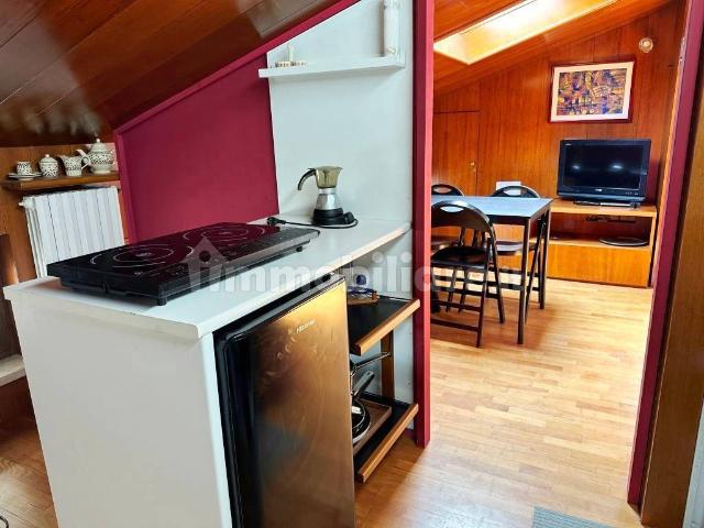 Trilocale ottimo stato, su più livelli, Borgo Roma, Verona