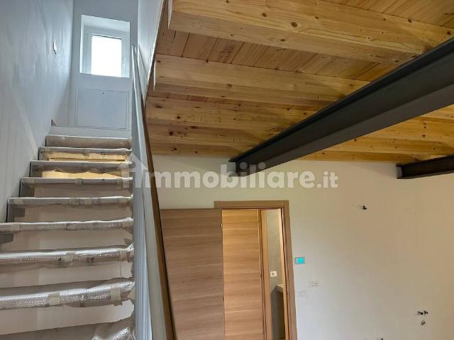 Trilocale ottimo stato, su più livelli, Centro, Camparada