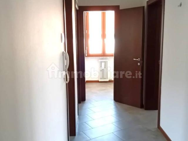 Trilocale ottimo stato, secondo piano, Centro, Borgosesia