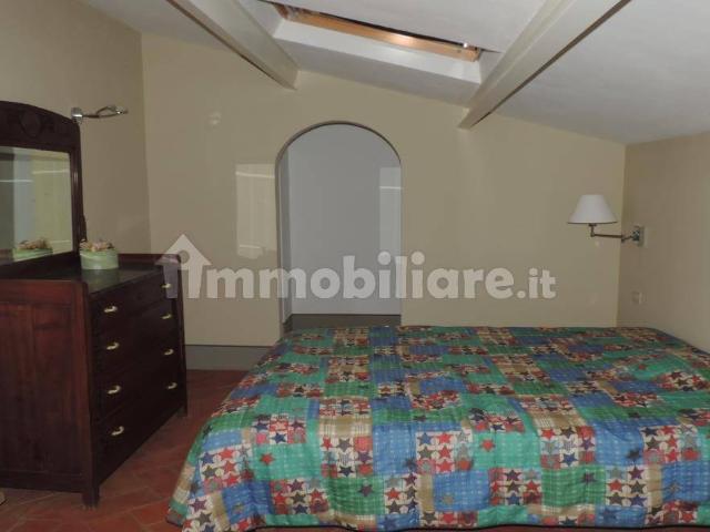 Trilocale ottimo stato, secondo piano, Centro, Cascina