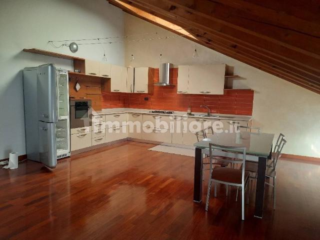 Trilocale ottimo stato, secondo piano, Centro, Cittadella