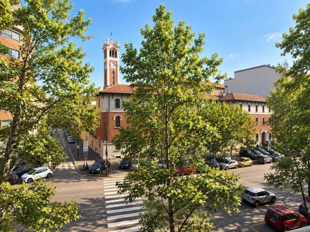Trilocale ottimo stato, secondo piano, Vincenzo Monti, Milano
