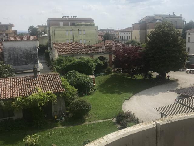 Trilocale luminoso e moderno in affitto a Polegge, Vicenza