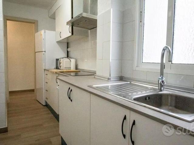 Trilocale lungo dora napoli: 460 euro