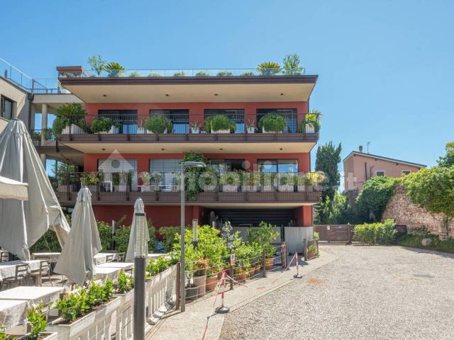Trilocale Lungolago Marconi, Centro, Lazise