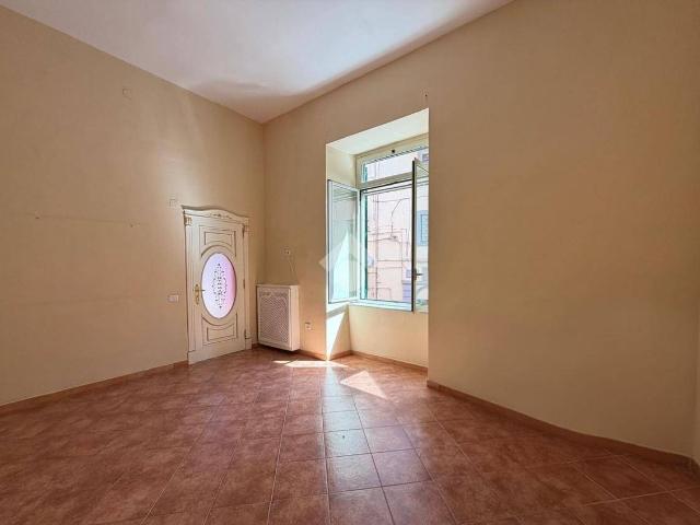 Trilocale salita Capodimonte 105, San Carlo All'Arena, Napoli