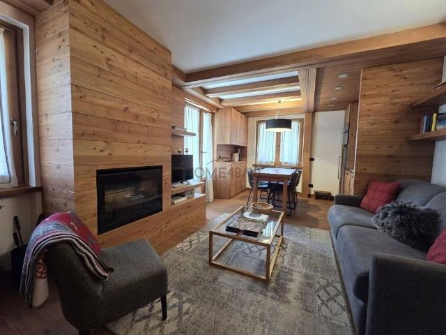 Trilocale SS26dir 28, Centro, Courmayeur