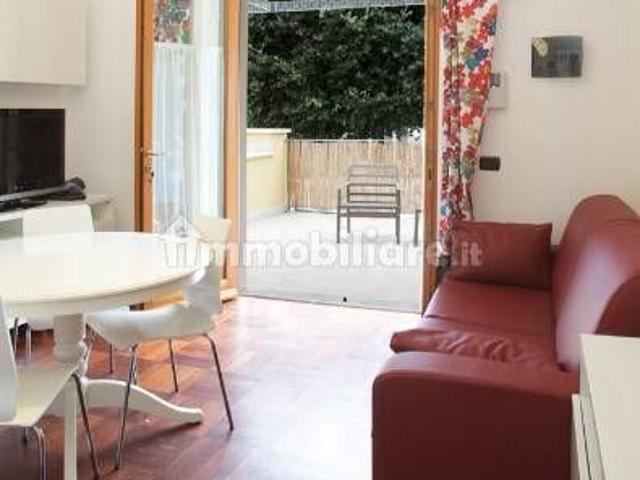 Trilocale piazza E. Figoli 3, La Serra, Tellaro, Lerici