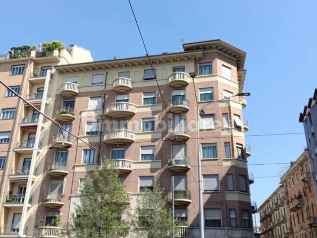 Trilocale piazza Edmondo De Amicis 127, San Salvario Dante, Torino