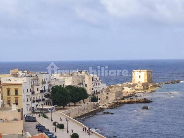 Trilocale piazza Generale Scio 15, Centro, Trapani
