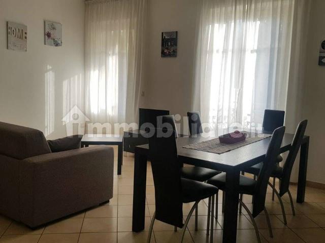 Trilocale piazza Giovanni Pellerano 23, Marina di Massa Centro, Massa